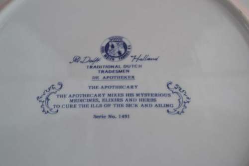 Oude Molen Fabriek Delft Wall / Display Plate - Traditional Dutch Tradesmen - De Apotheker