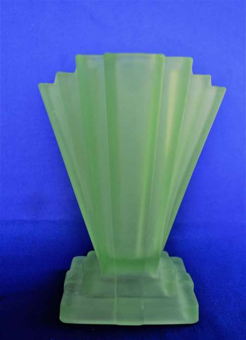 Bagley & Co Art Deco Frosted Green Uranium Glass Vase c1930