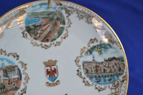 Displlay Plate on Metal Stand
