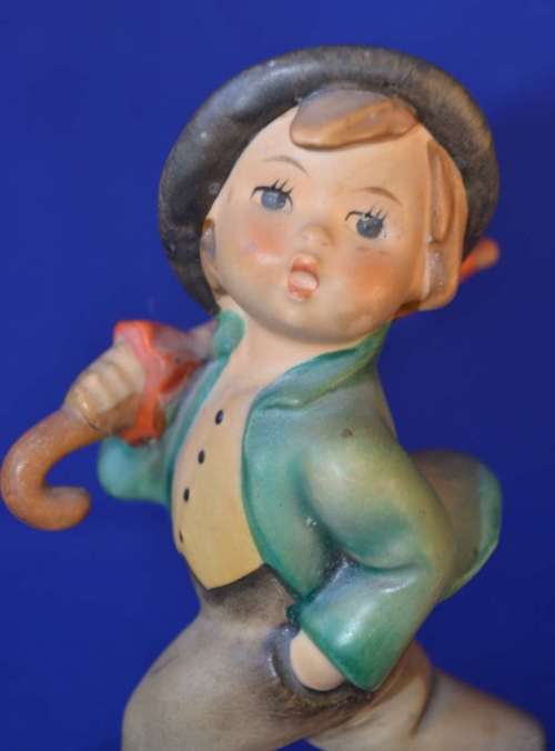Hummel "Strolling Along" Figure #5