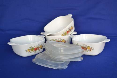 Corningware Small Casserole Dishes with Plastic Storage Lids - Set of Four