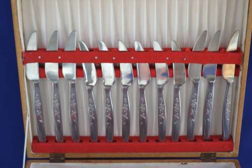 Noritake Assembled Cutlery Set in Wooden Canteen