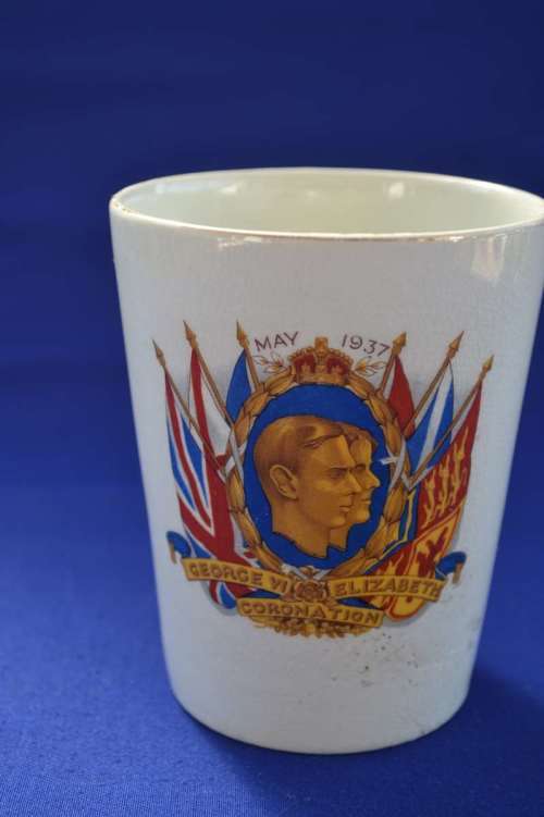 Porcelain Mug/Beaker commemorating the Coronation of King George VI and Queen Elizabeth