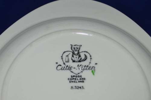 Spode Triangular Childs Plate `Cutie Kitten` c1950`s