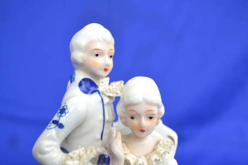 Leonardo Collection Blue and White Dresden Style Porcelain Group