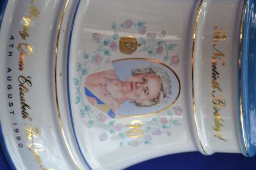 Bells Whisky Wade Ceramic Decanter Celebrating the Queen Mother`s 90th Birthday