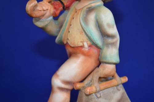Large Vintage Hummel Figurine `Merry Wanderer`