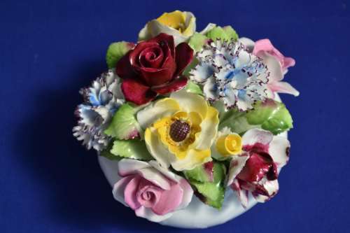 True Vintage - Royal Doulton Fine Bone China Flower Posy in Bowl