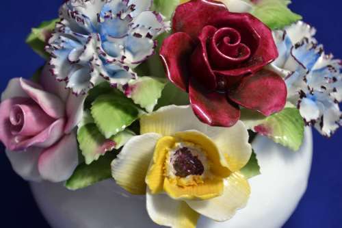 True Vintage - Royal Doulton Fine Bone China Flower Posy in Bowl