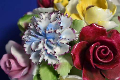 True Vintage - Royal Doulton Fine Bone China Flower Posy in Bowl