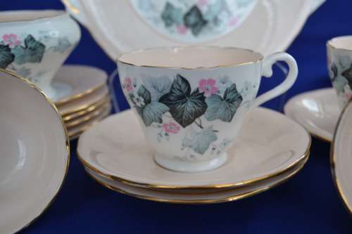 Aynesley Part Tea Set - 17 Pieces