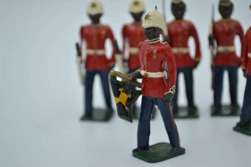 Vintage Metal Hand Painted Soldiers x 6