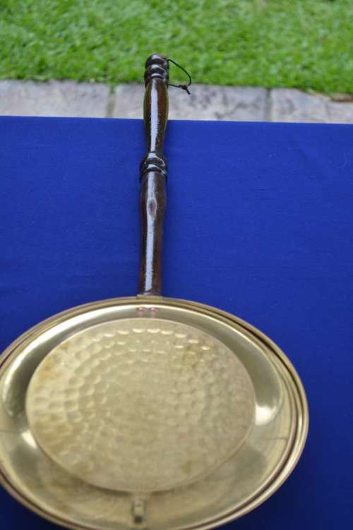 Vintage Brass Bed Warmer with Hammered Detail