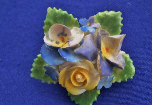 Dorothy Ann China England Vintage Porcelain Flower Posy Brooch