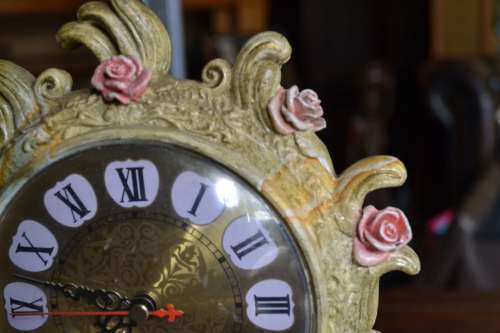 Vintage Ornate Cherub Quartz Mantel Clock