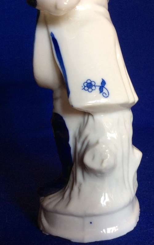 Blue and White Porcelain Victorian figures - 3 Pieces