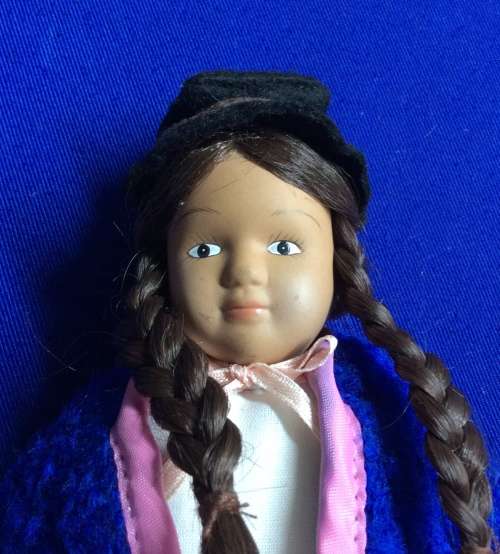 Original All Porcelain Dolls of the World Doll #39 Colombia