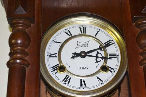 Seebros 31 day Wooden Wall Clock