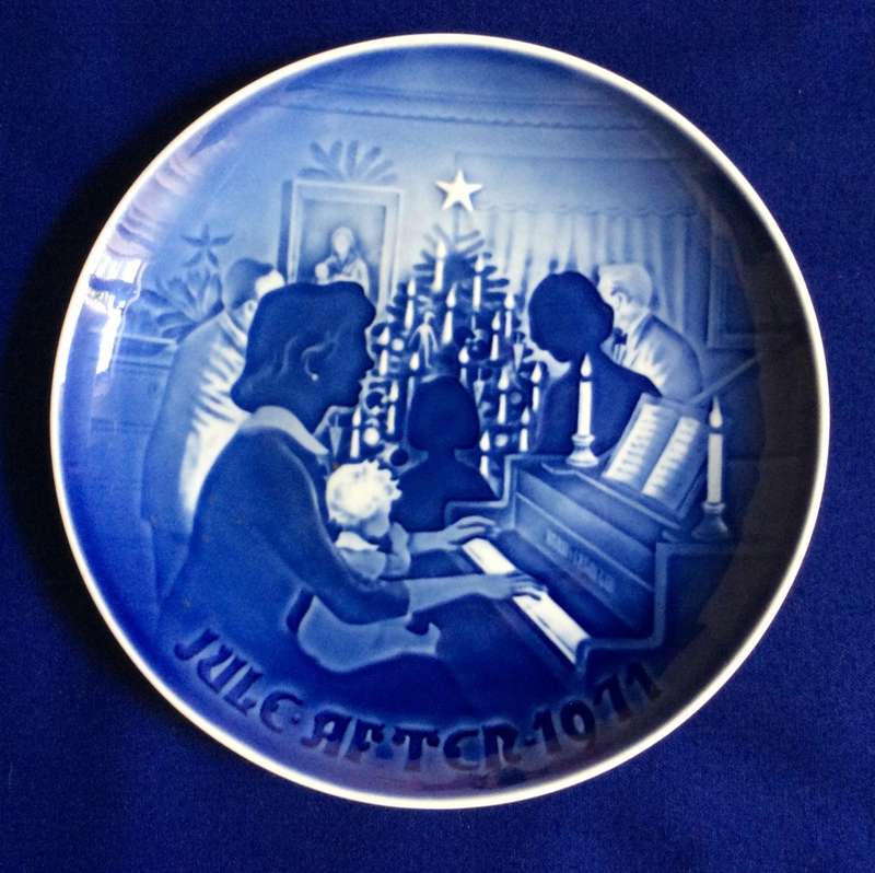Bing and Grondahl Collectable Christmas Plate 1971