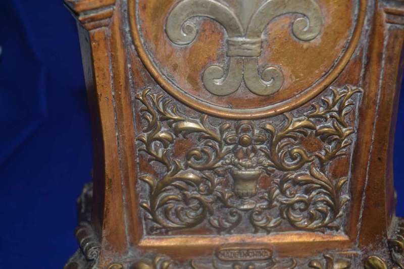 Vintage Ornate Bronze Finish Resin  Quartz Mantle Clock