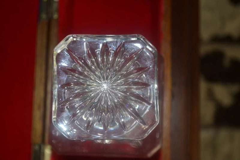 Vitria Hand Cut Lead Crystal Decanter in Wooden Presentation Box