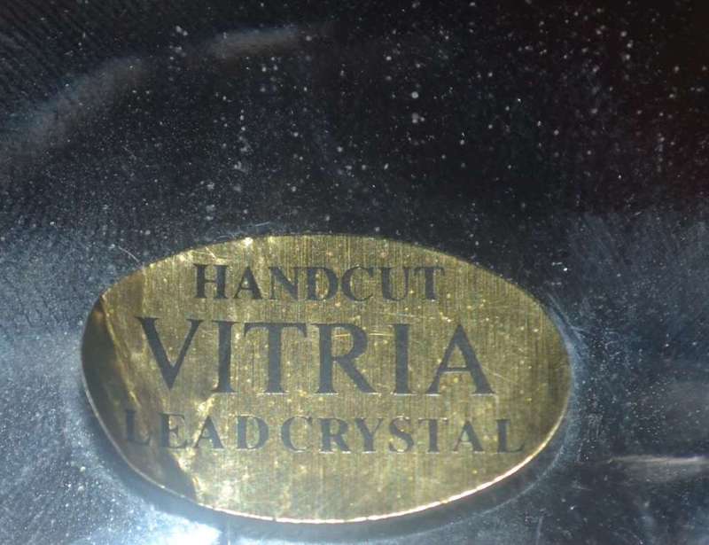 Vitria Hand Cut Lead Crystal Decanter in Wooden Presentation Box