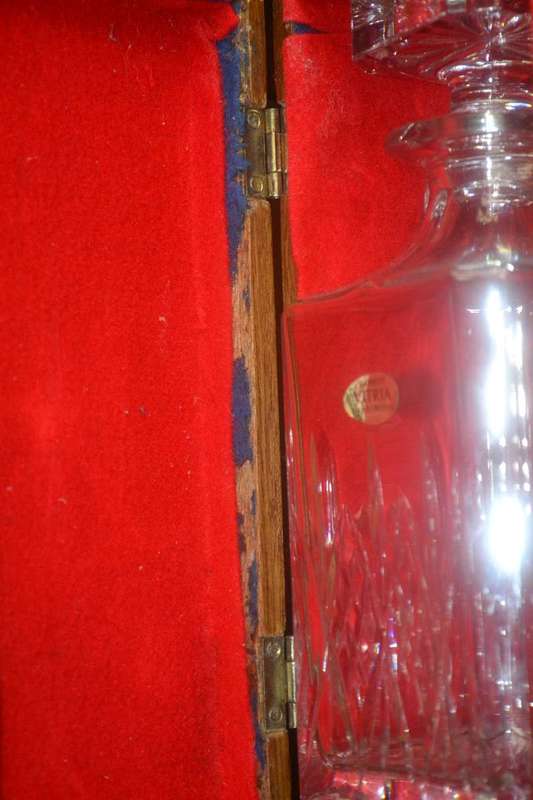 Vitria Hand Cut Lead Crystal Decanter in Wooden Presentation Box