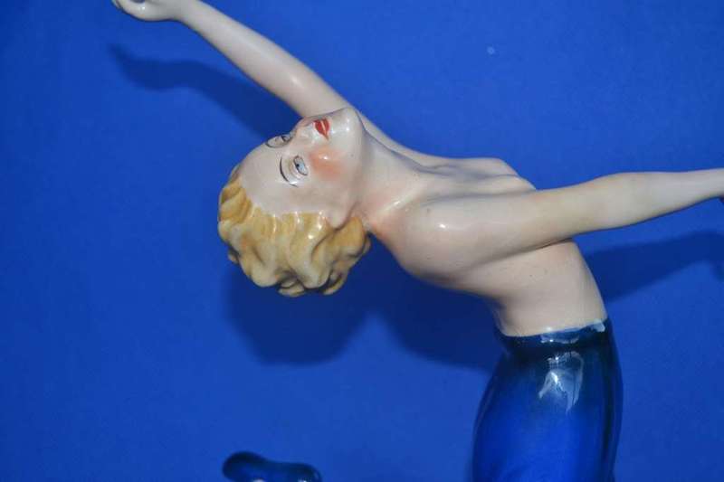Art Dec0 Royal Dux (Czechoslovakia) Porcelain Figurine
