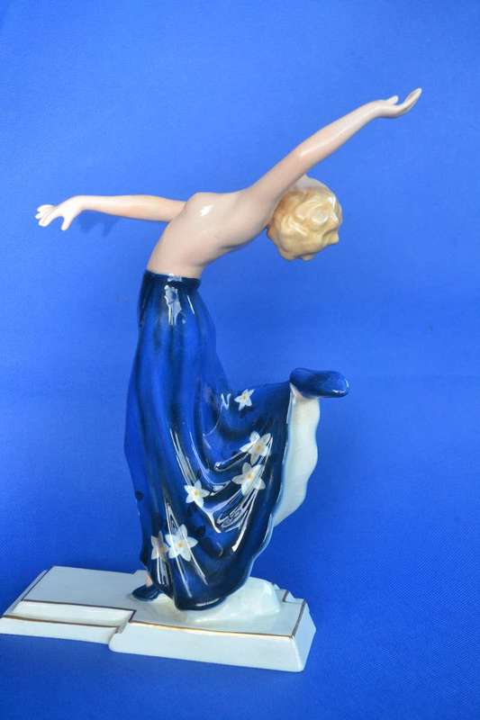 Art Dec0 Royal Dux (Czechoslovakia) Porcelain Figurine