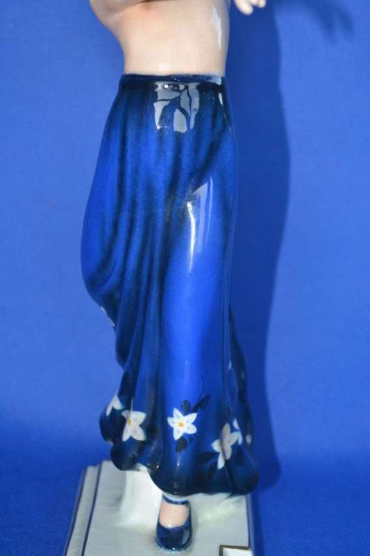 Art Dec0 Royal Dux (Czechoslovakia) Porcelain Figurine
