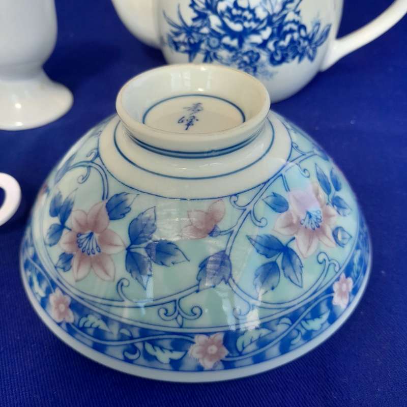 Selection of Blue and White Porcelain Items - 5 Pieces
