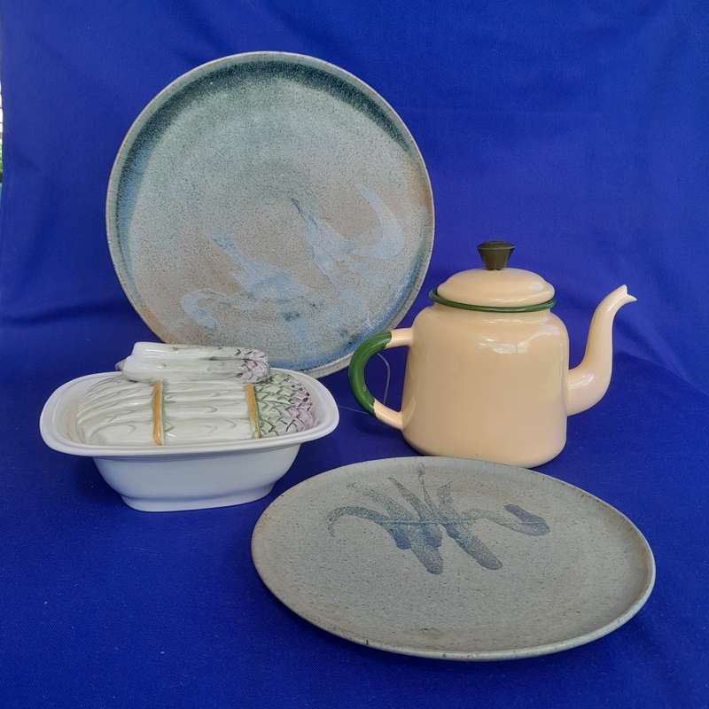 Assorted items as per Pictures - 4 Pieces