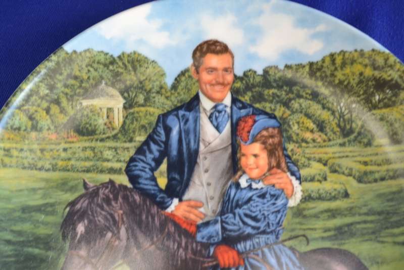 Knowles Vintage Porcelain Collectors Plate 1985 `Bonnie and Rhett` with COA and Box