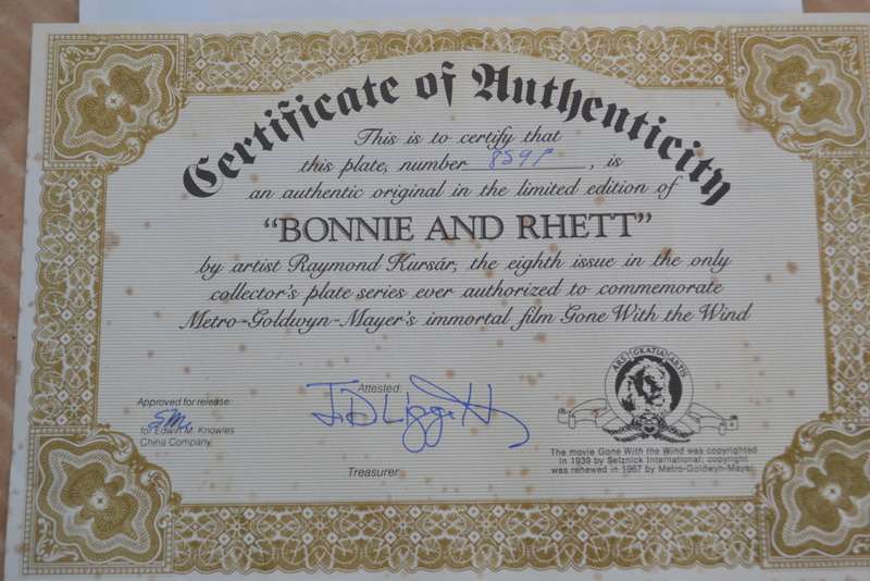 Knowles Vintage Porcelain Collectors Plate 1985 `Bonnie and Rhett` with COA and Box