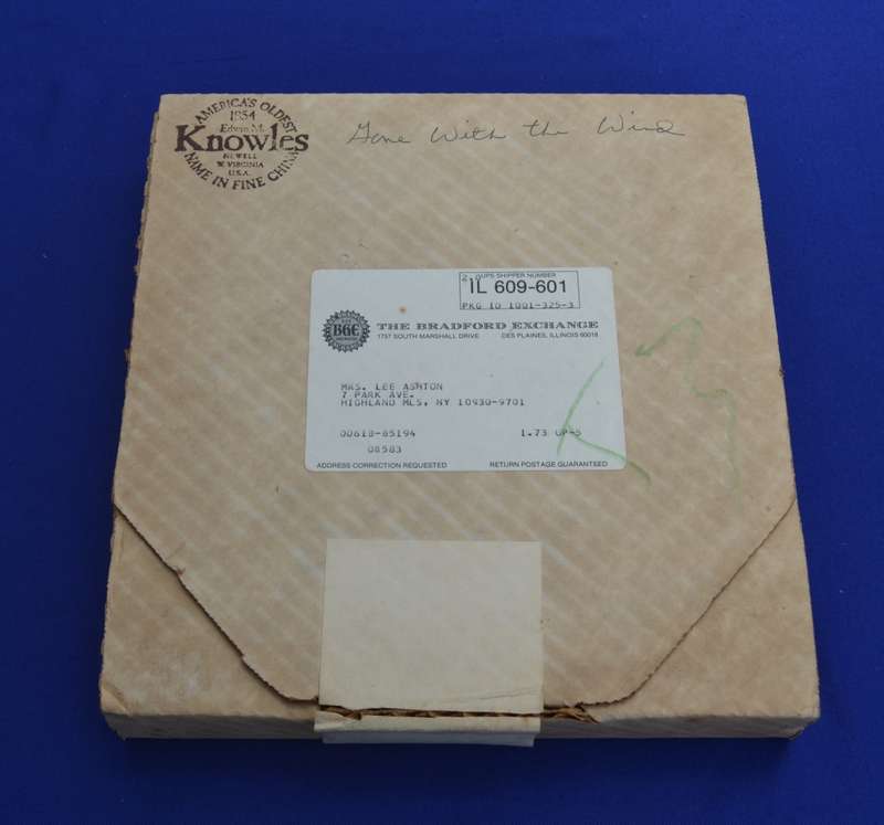 Knowles Vintage Porcelain Collectors Plate 1985 `Bonnie and Rhett` with COA and Box