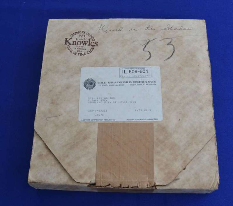 Knowles Vintage Porcelain Collectors Plate 1985 `We Kiss in a Shadow` with COA and Box