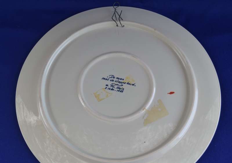 Delft Blue Portrait Plate `Die Man Met De Slappe Hoed`
