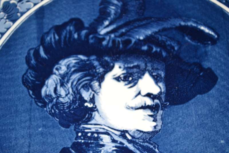 Delft Blue Portrait Plate `Rembrandt als Officier`