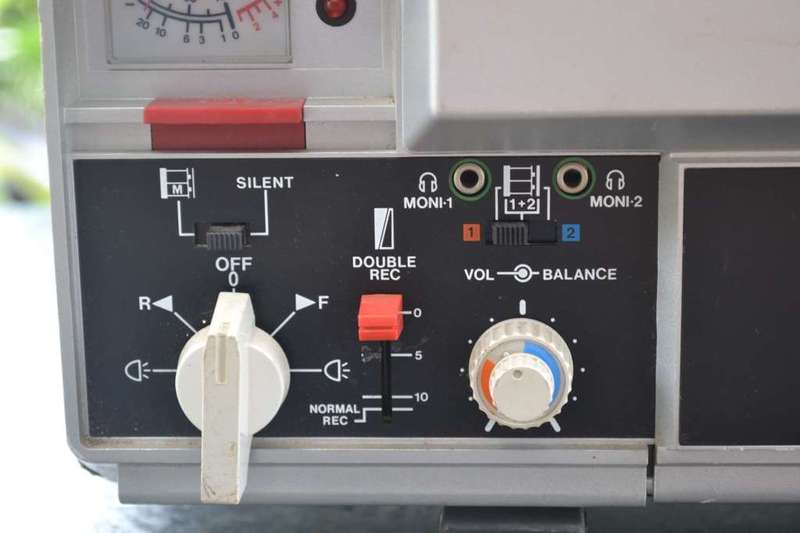 Elmo Sound  ST-600D M 2-Track  Cine Film Sound Projector