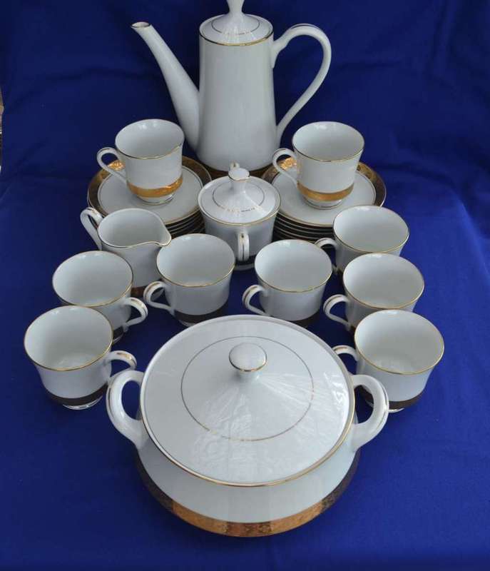 Gary Barr Presidential Collection Coffee Set - Reflections in Gold - 25 Pieces