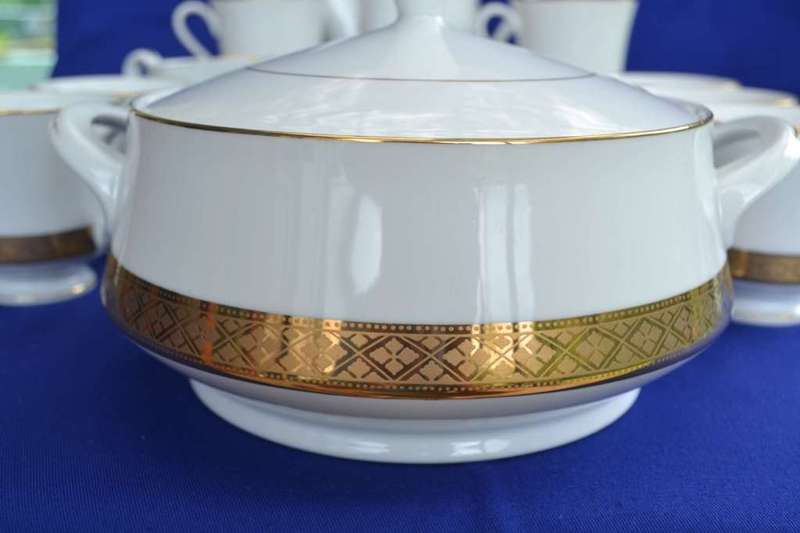 Gary Barr Presidential Collection Coffee Set - Reflections in Gold - 25 Pieces