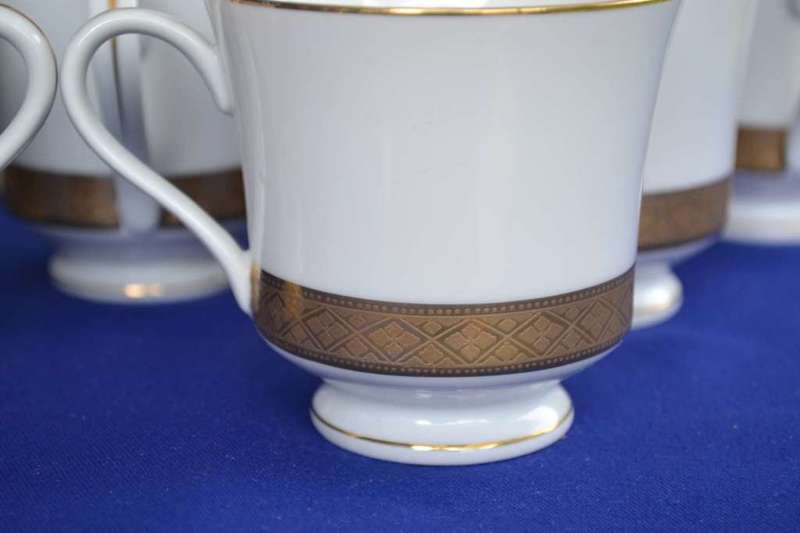 Gary Barr Presidential Collection Coffee Set - Reflections in Gold - 25 Pieces