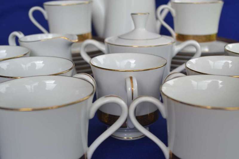 Gary Barr Presidential Collection Coffee Set - Reflections in Gold - 25 Pieces