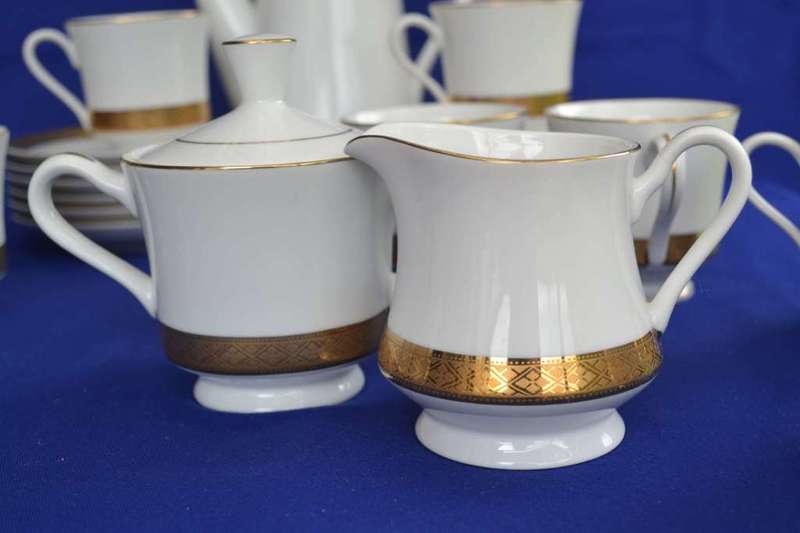 Gary Barr Presidential Collection Coffee Set - Reflections in Gold - 25 Pieces