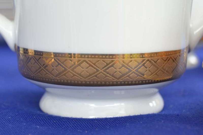 Gary Barr Presidential Collection Coffee Set - Reflections in Gold - 25 Pieces