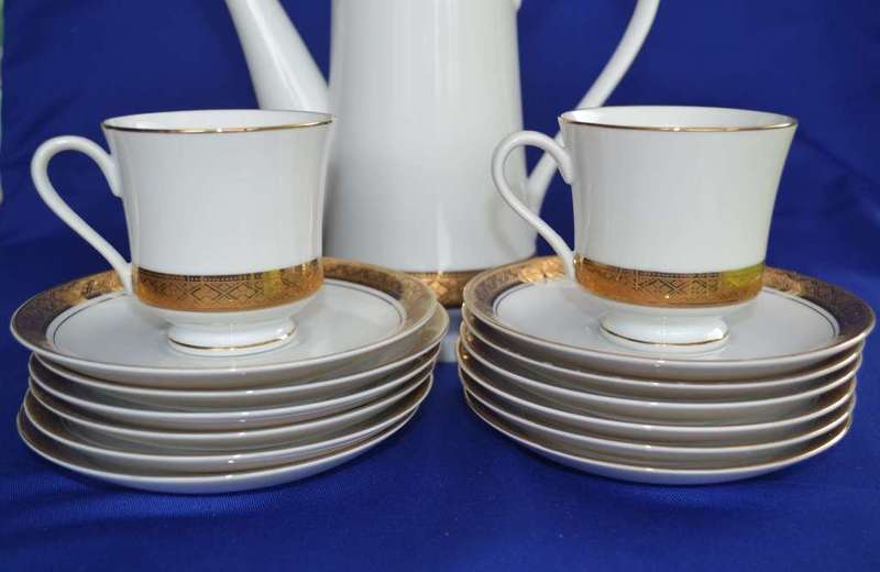 Gary Barr Presidential Collection Coffee Set - Reflections in Gold - 25 Pieces
