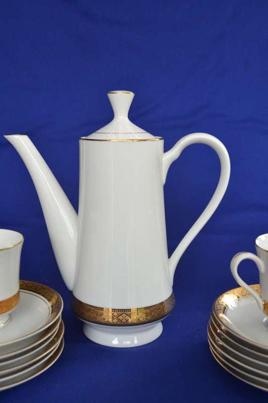Gary Barr Presidential Collection Coffee Set - Reflections in Gold - 25 Pieces