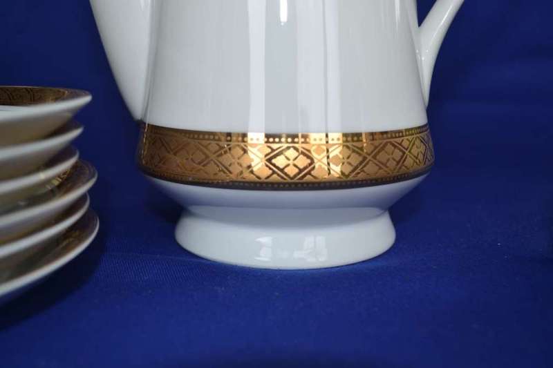 Gary Barr Presidential Collection Coffee Set - Reflections in Gold - 25 Pieces