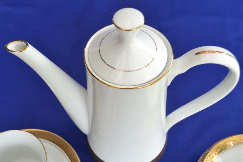 Gary Barr Presidential Collection Coffee Set - Reflections in Gold - 25 Pieces