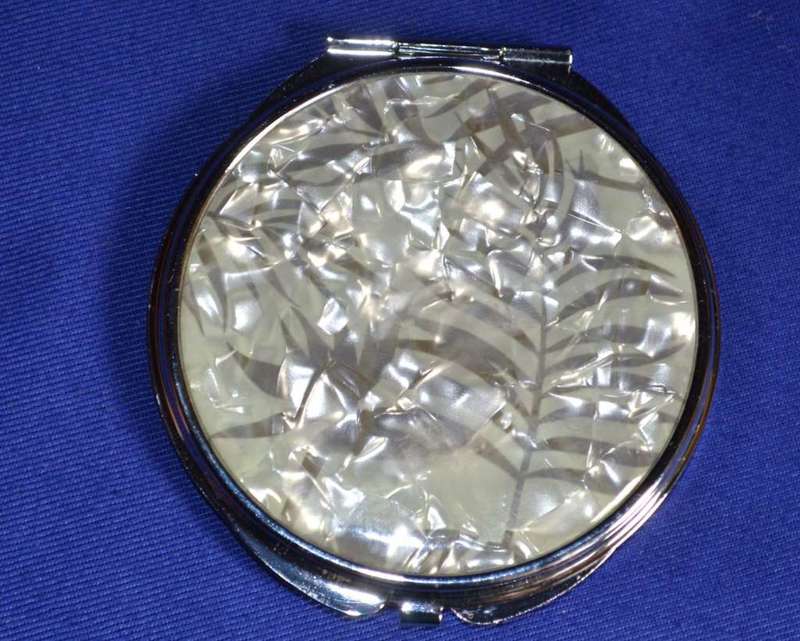 Mother of Pearl Design Double Mirror Compact